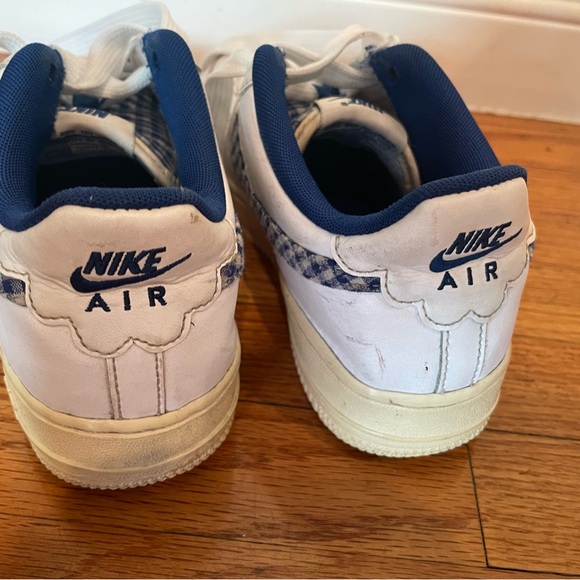 Nike Air sneakers. Kids size 5.5 . - Picture 10 of 11